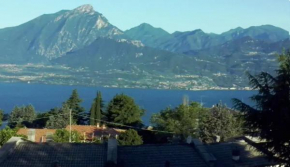 Warm, nice & Lake-view apartment with privat park San Zeno Di Montagna